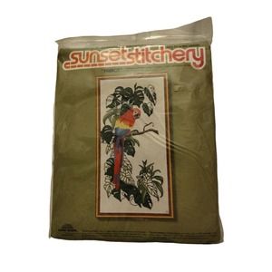 Sunset Stitchery Colorful Parrot Jungle Bird Needle Point